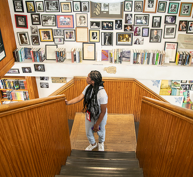 Student in bookstore in Oxford MS